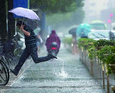 明天下雨